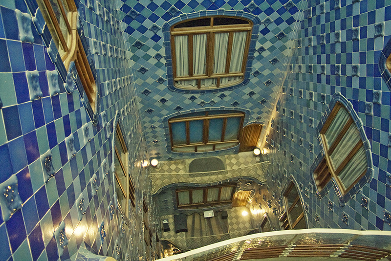 Casa Batllo #02 - curtea interioară